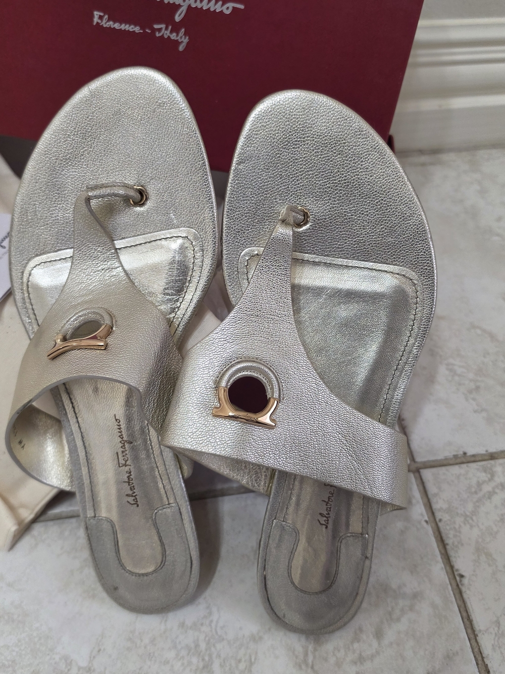 Salvatore Ferragamo Metallic Silver Leather Thong Sandals with Gold Logo